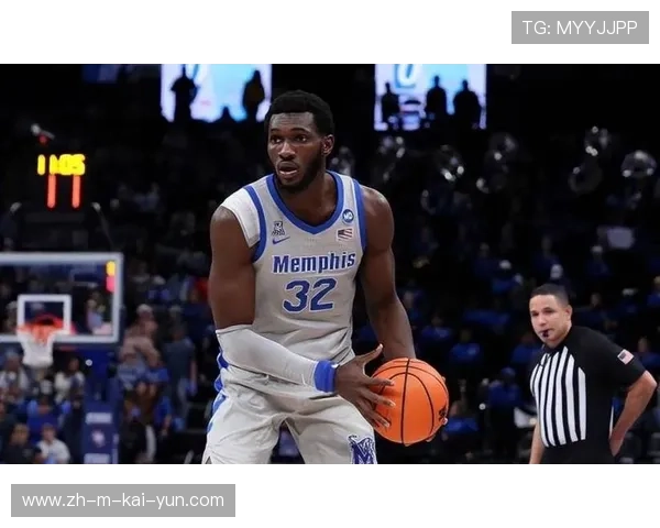 国王内线进攻优势利用 针对独行侠护框缺失强攻禁区战术复盘